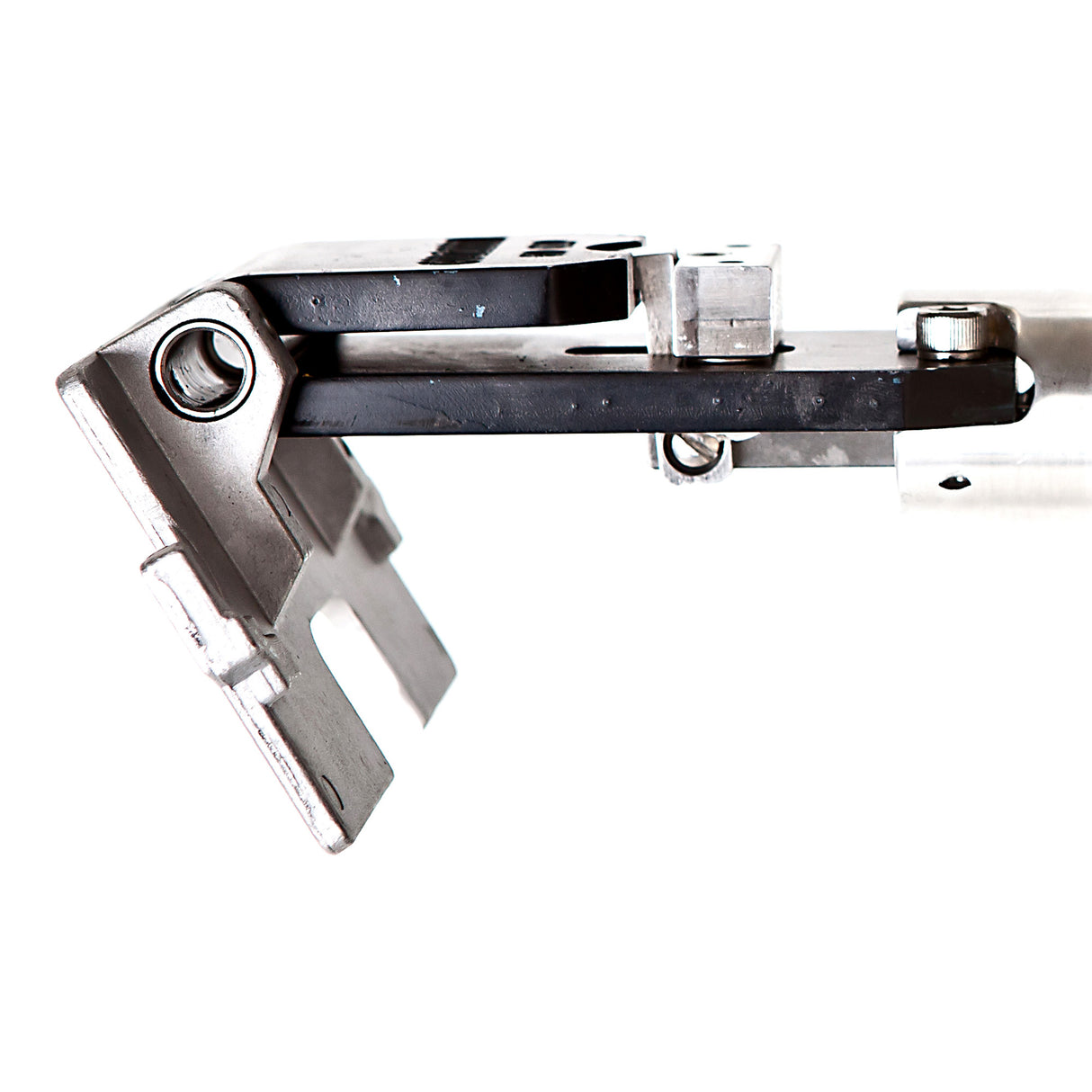Close-up of a gunmetal grey Columbia 180 Grip Flat Box handle head made from strong billet aluminum