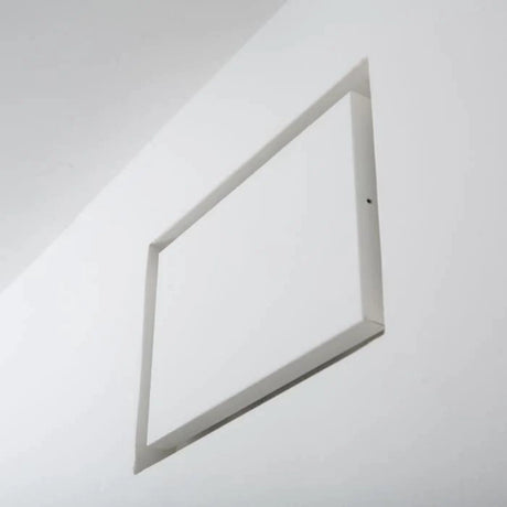 Aria Luxe Flush Wall Vent Retour